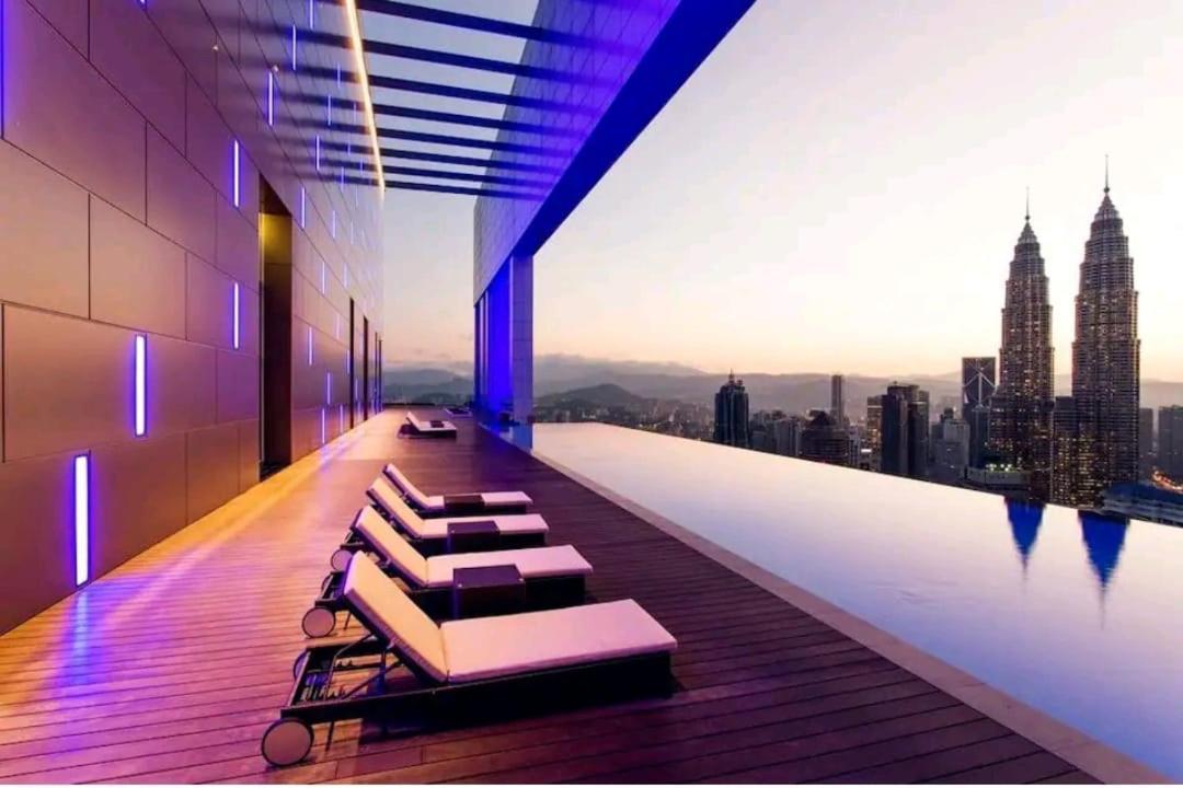 The Platinum Klcc By Castle Appartamento Kuala Lumpur Esterno foto